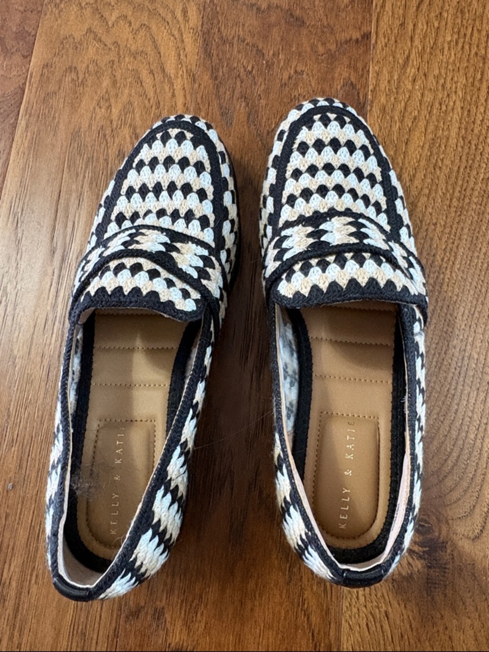 NWOT✨Kelly & Katie Black and Cream Woven Slip-On Loafers